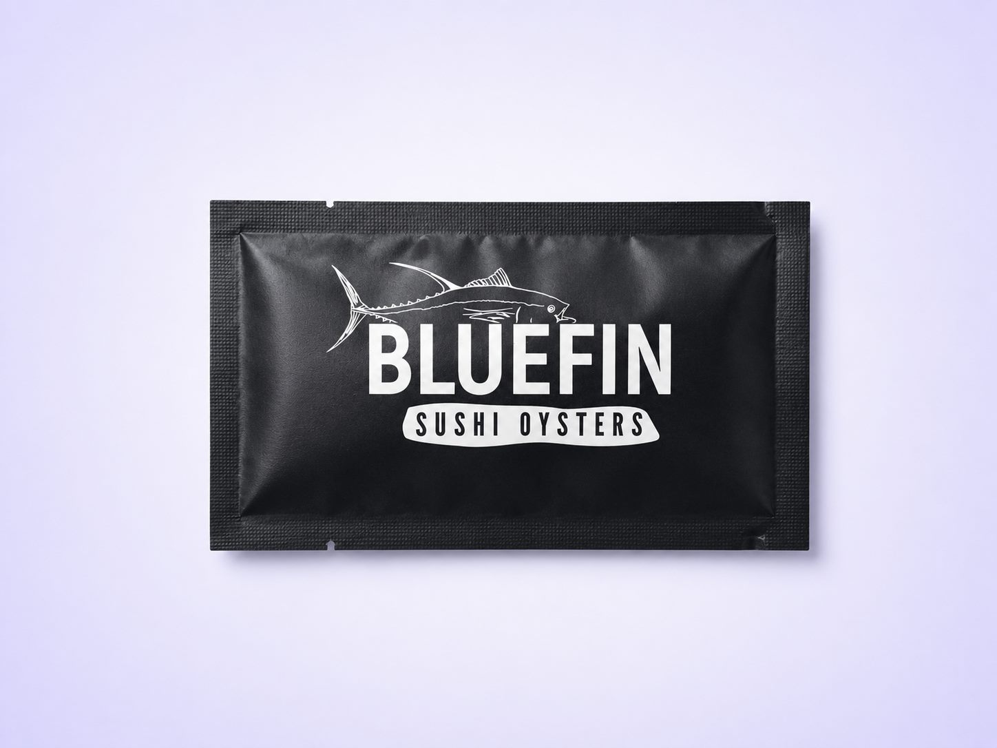 Для Bluefin — премиального бренда японской кухни и морепродуктов — произведены влажные салфетки 60×100 мм в индивидуальной упаковке. Матовое покрытие упаковки гармонично дополняет фирменный стиль и подчёркивает внимание к деталям.